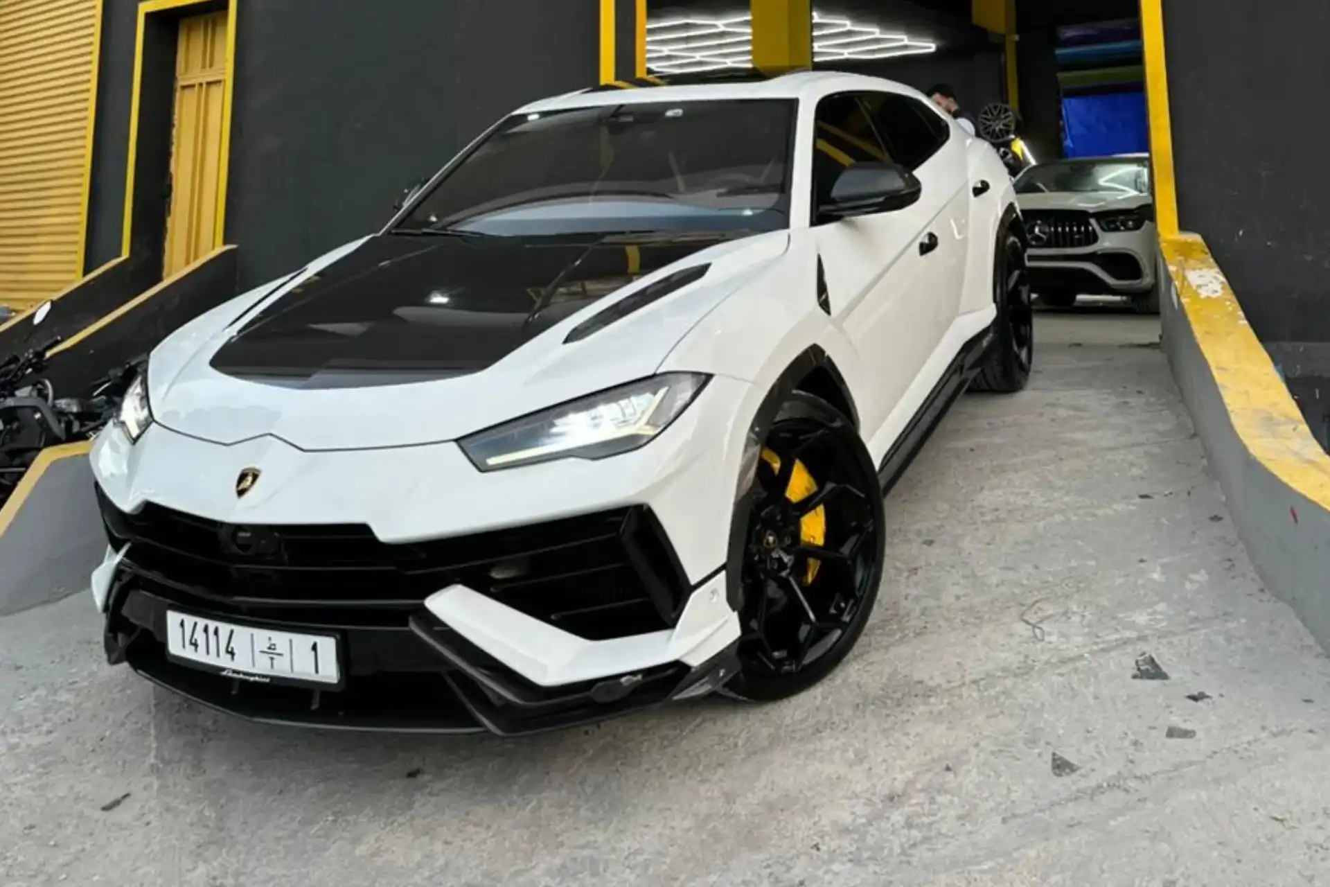 Before - Lamborghini Urus – Covering Vert Métallisé